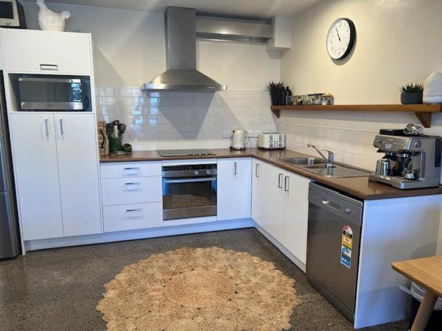 Longitude Apartments Раглан Экстерьер фото